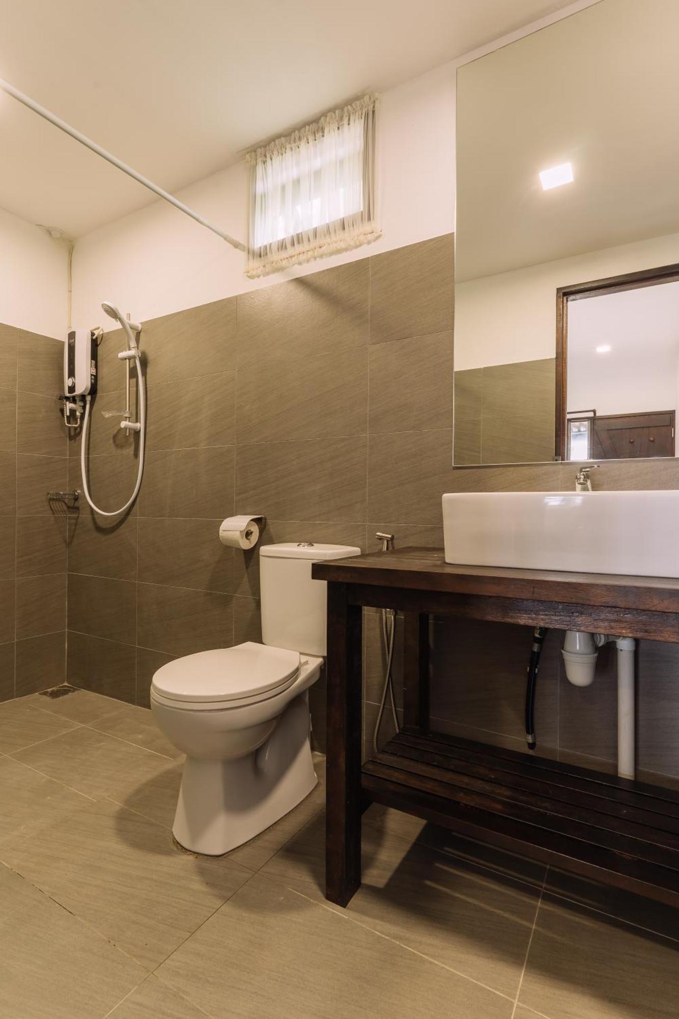 Roxy Sematan Villa & Townhouse Exterior foto